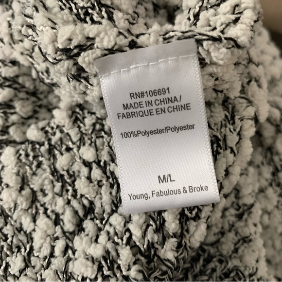 🎉Young Fabulous & Broke Popcorn Knit Sweater Gray very lightweight & cozy - Picture 6 of 7